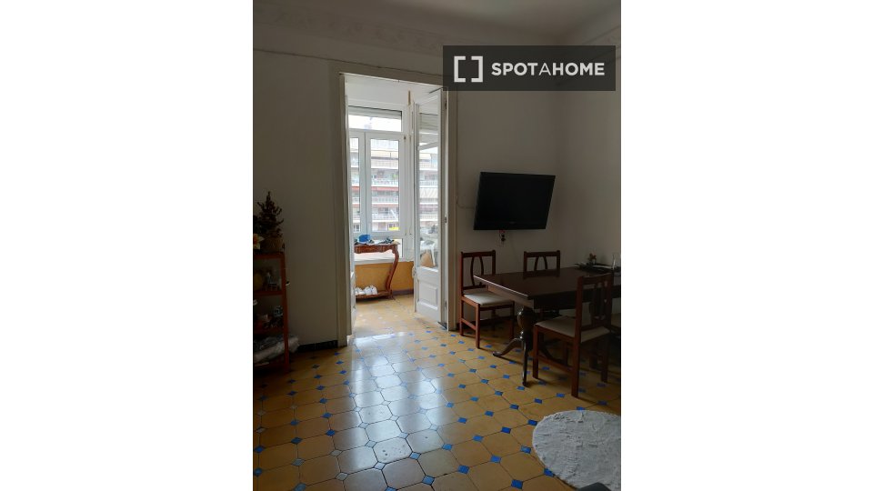 Camera doppia Barcellona, 4 camere, 85m² — foto 3