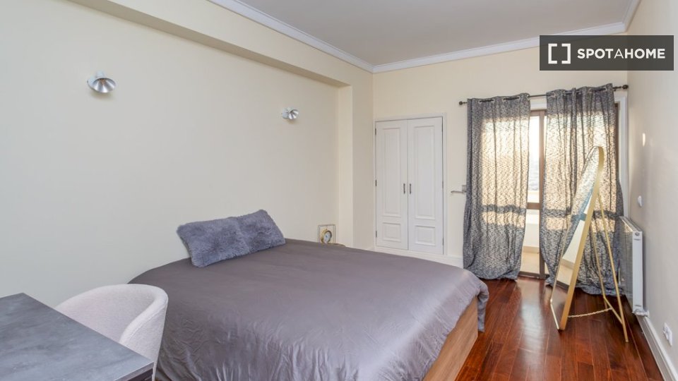 Double room Lisbon, 8 beds — photo 10