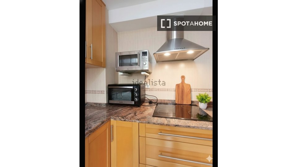 Double room Alicante, 3 beds, 67m² — photo 3
