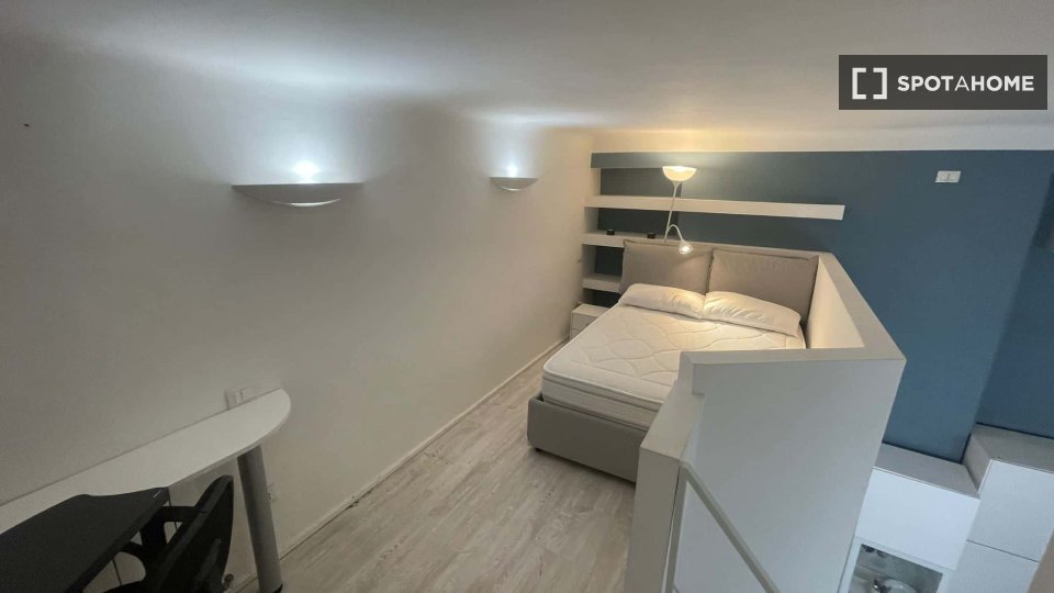 Apartment Milan, 1 bed, 42m² — photo 2