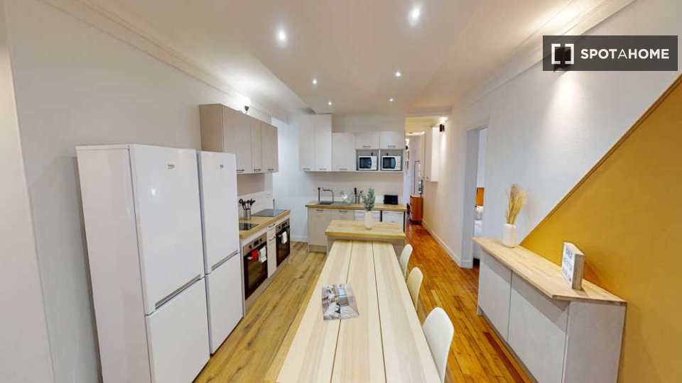 Double room Paris, 9 beds, 150m² — photo 5