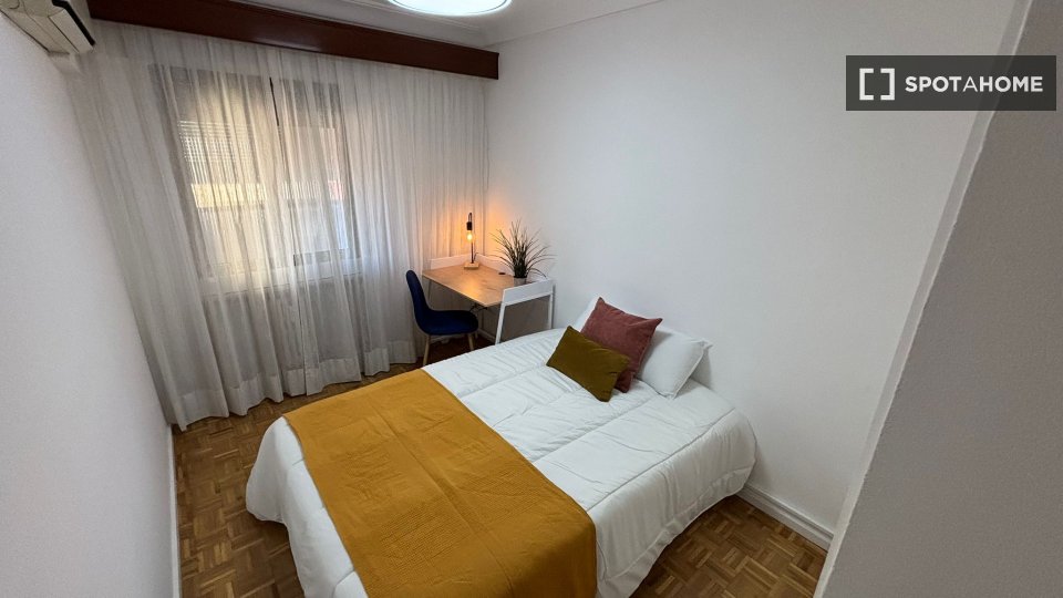 Double room Madrid, 9 beds, 200m² — photo 15