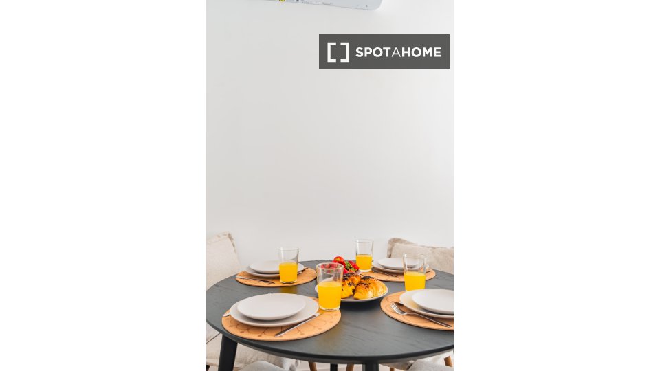 Apartment Lisbon, 2 beds — photo 17