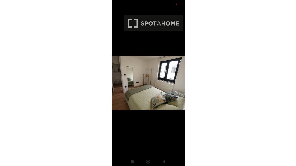 Double room Brussels, 1 bed, 70m² — photo 1