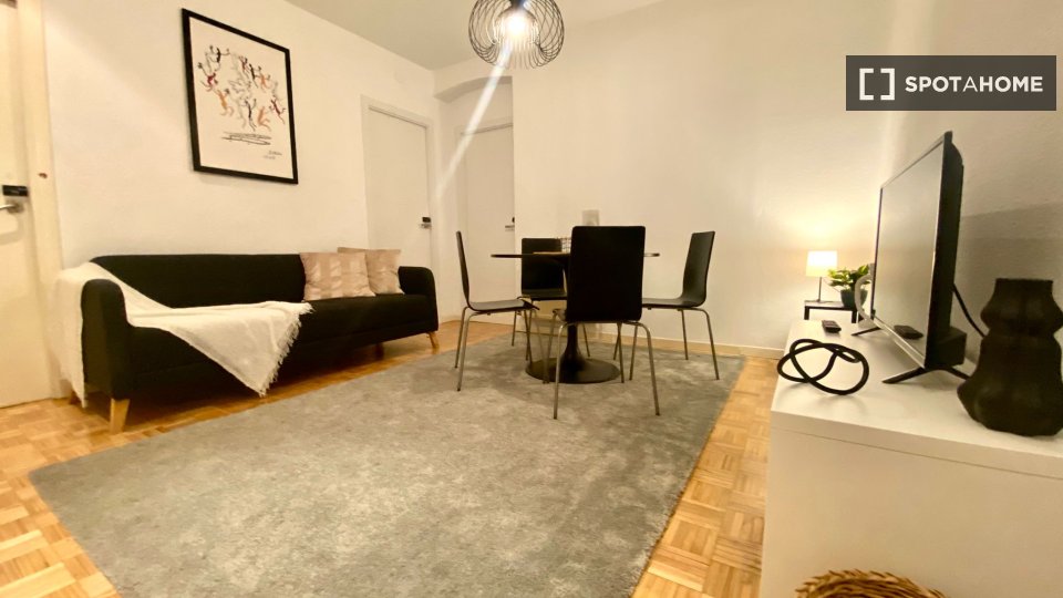 Double room Madrid, 5 beds — photo 5