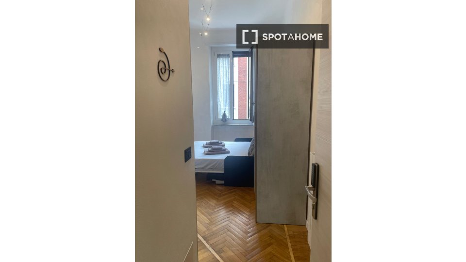 Double room Turin, 3 beds, 85m² — photo 4