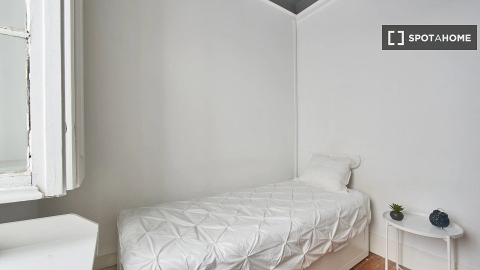 Double room Lisbon, 6 beds — photo 2