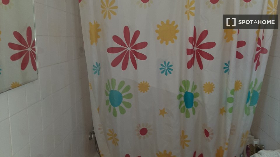 Double room Lisbon, 4 beds — photo 7