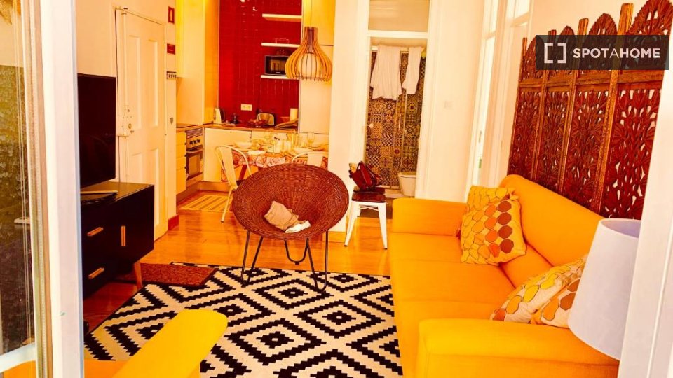 Apartment Lisbon, 2 beds, 54m² — photo 21