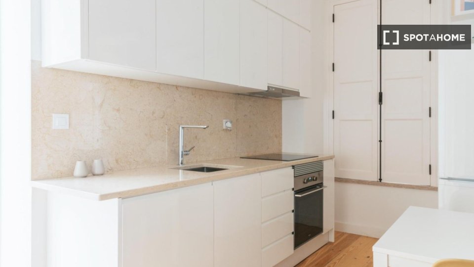 Apartment Lisbon, 1 bed, 55m² — photo 12