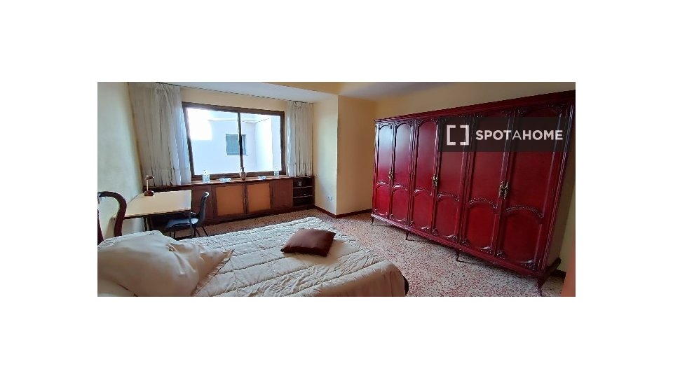 Double room Salamanca, 6 beds, 146m² — photo 1