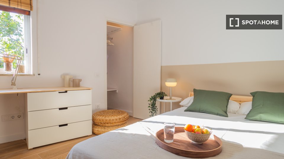 Double room Barcelona, 7 beds, 136m² — photo 19