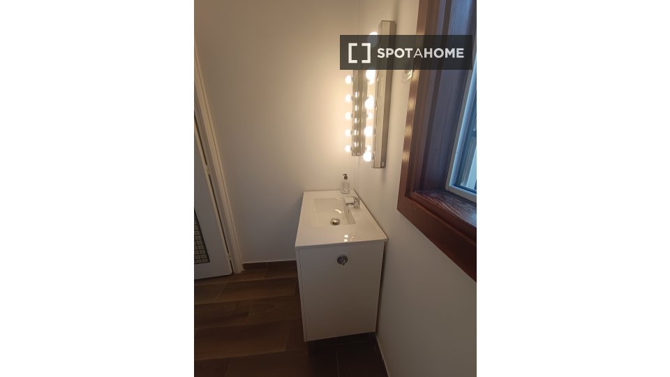 Double room Madrid, 4 beds — photo 8