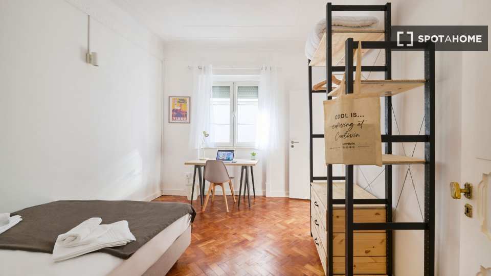 Double room Lisbon, 7 beds — photo 11