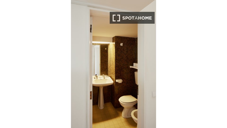 Apartment Lisbon, 1 bed — photo 5
