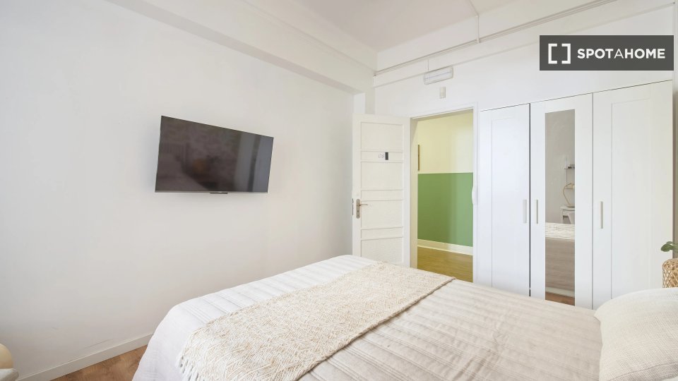 Double room Lisbon, 9 beds — photo 13