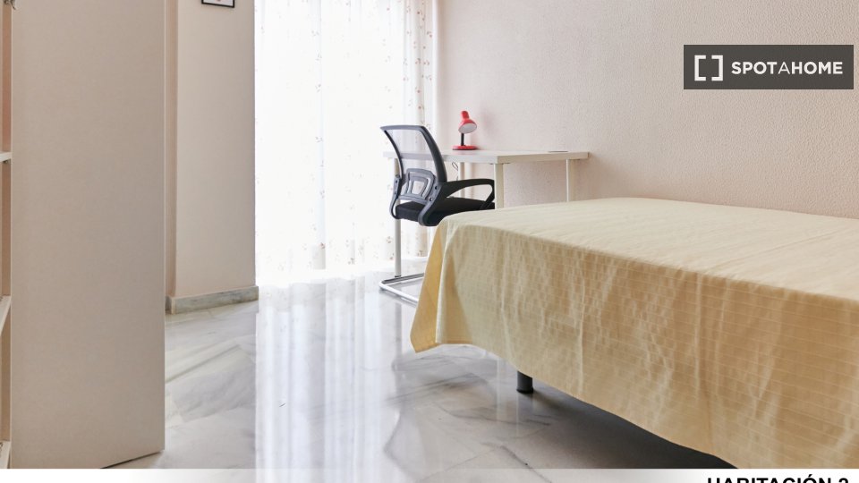 Double room Seville, 4 beds — photo 14
