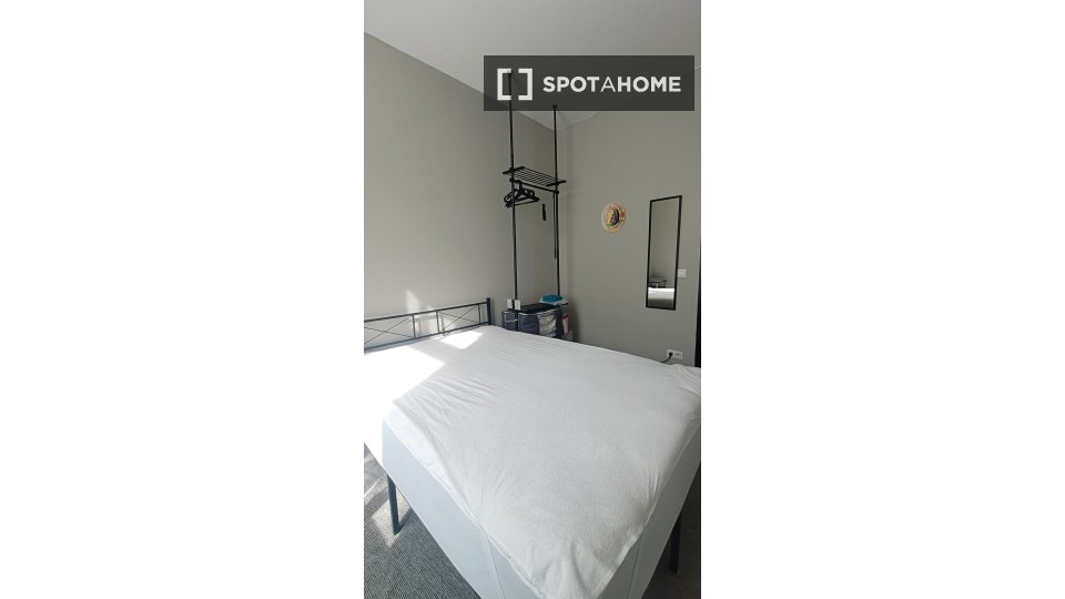 Double room Brussels, 3 beds, 120m² — photo 9