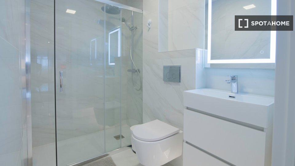Appartamento con 1 camera da letto in affitto a Natzaret, Valencia - a Valencia
