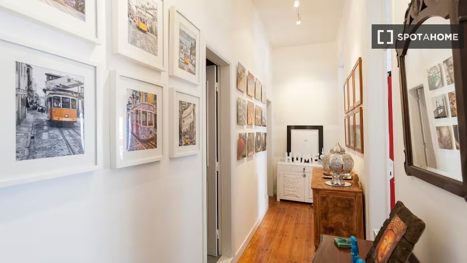 Apartment Lisbon, 2 beds, 100m² — photo 2