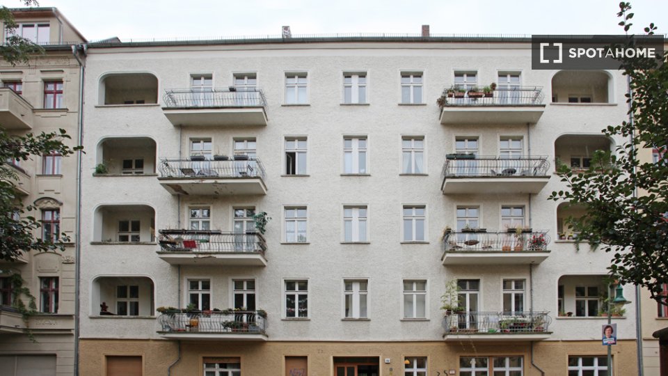 Double room Berlin, 4 beds, 104m² — photo 2