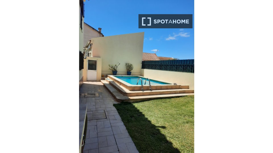Apartment Lisbon, 3 beds, 110m² — photo 1
