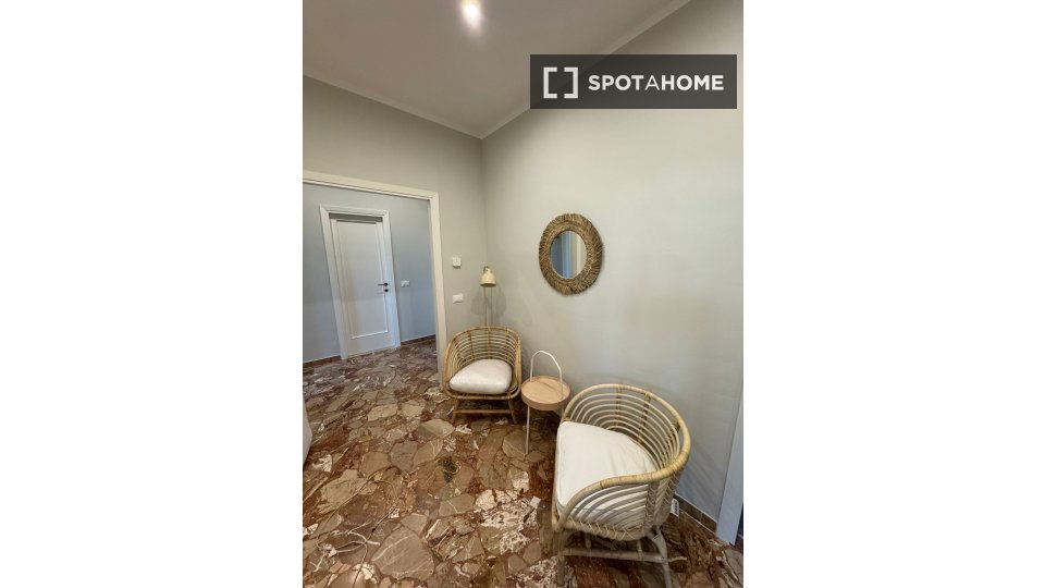Double room Florence, 6 beds, 100m² — photo 16