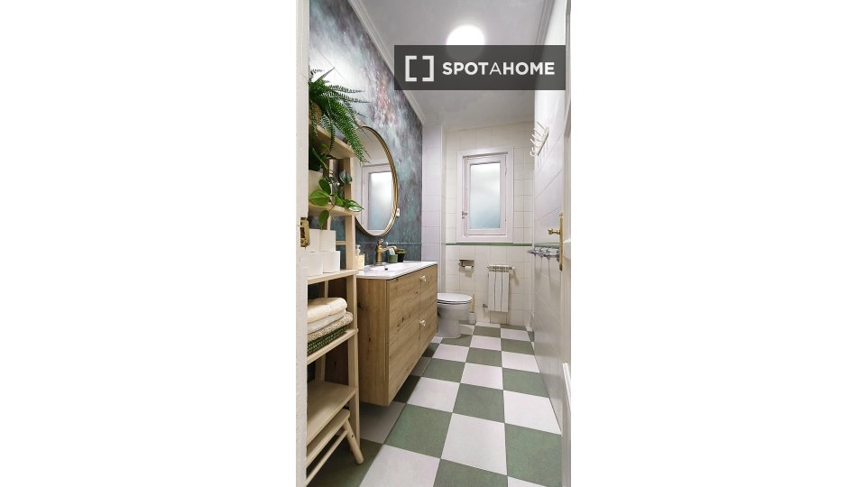 Apartment Pamplona, 5 beds, 124m² — photo 2