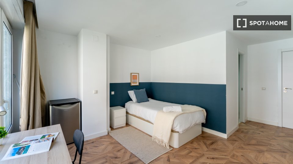 Double room Madrid, 7 beds — photo 7