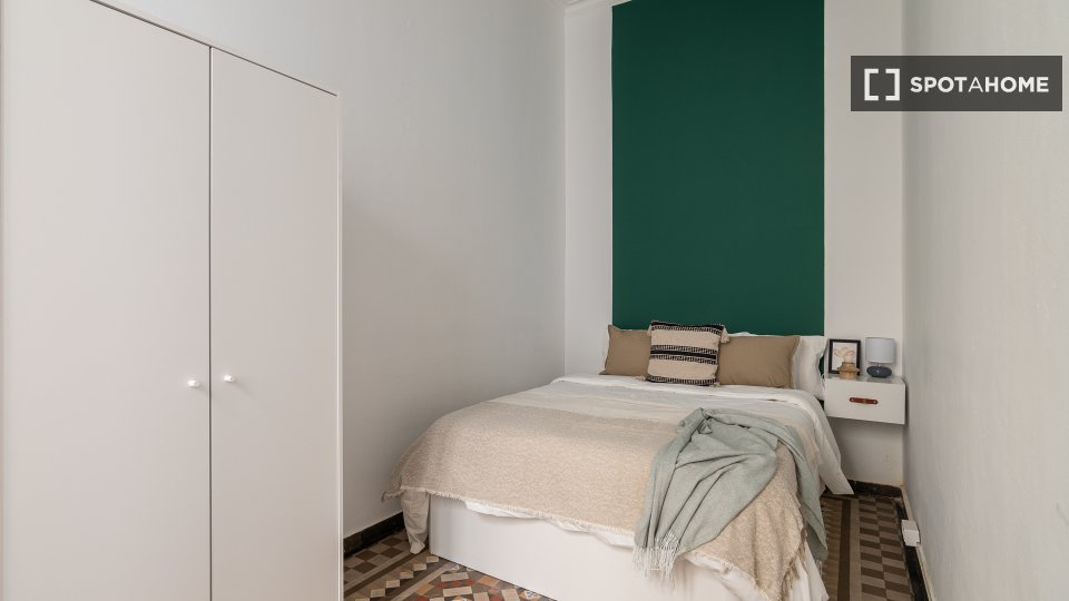 Double room Barcelona, 7 beds, 95m² — photo 5