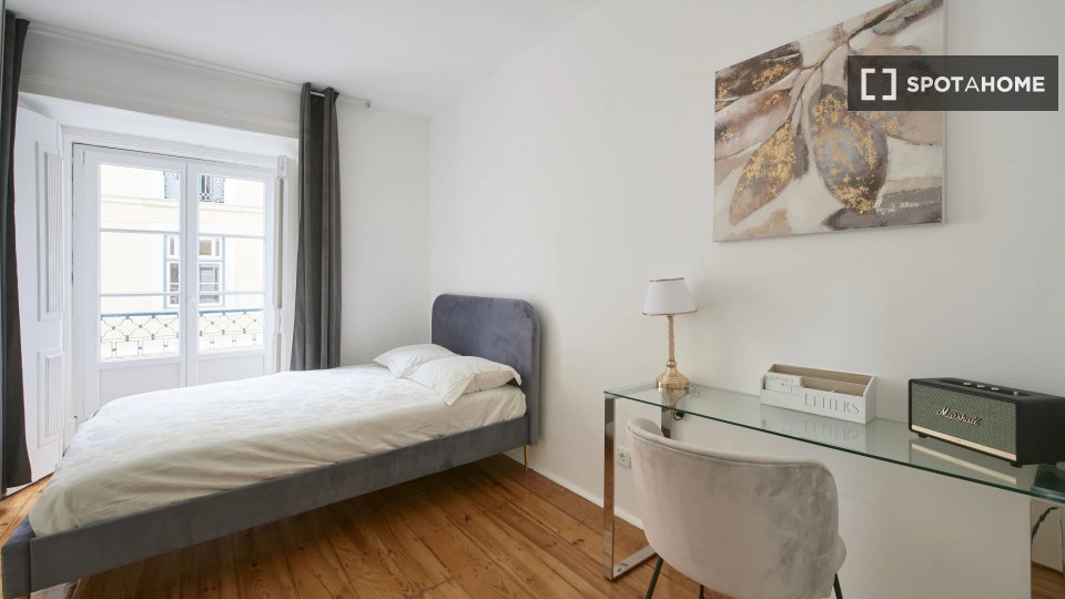 Double room Lisbon, 8 beds — photo 1