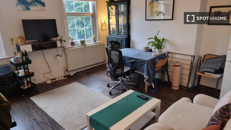 Double room London, 1 bed — photo 1
