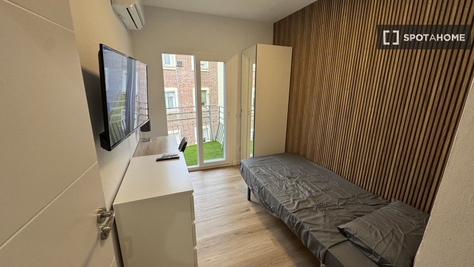 Habitación en piso compartido en alquiler en Ventas, Madrid