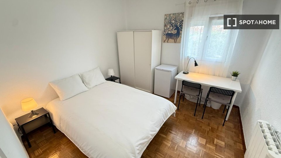 Double room Madrid, 4 beds — photo 24
