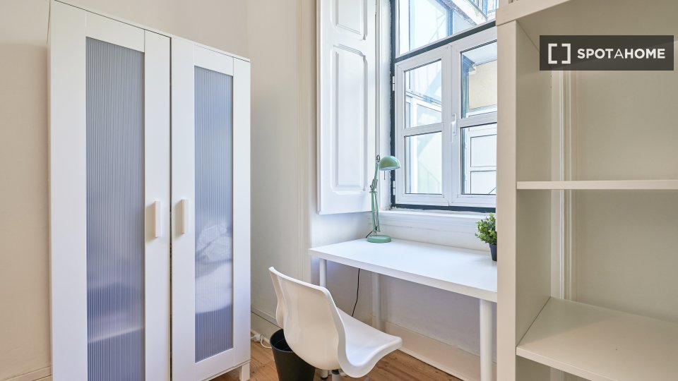 Double room Lisbon, 7 beds, 110m² — photo 36