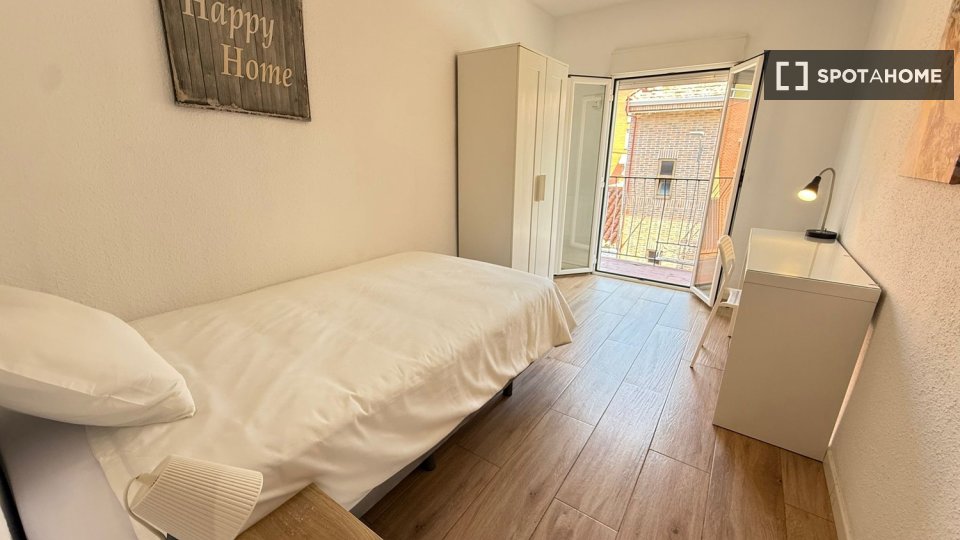 Chambre double Madrid, 3 chambres — photo 48