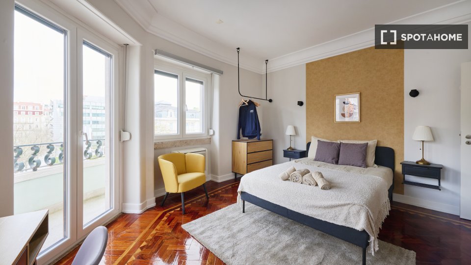 Double room Lisbon, 6 beds — photo 12