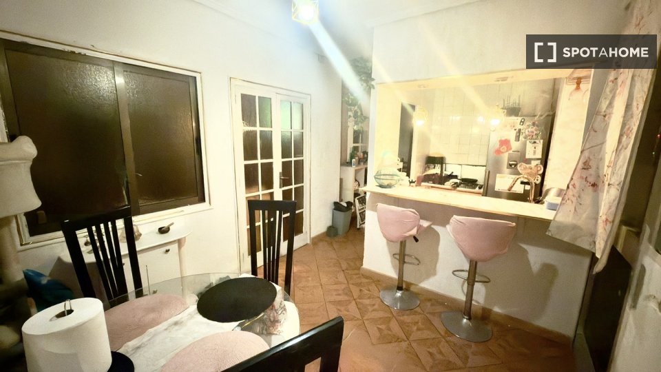 Double room Valencia, 3 beds — photo 3