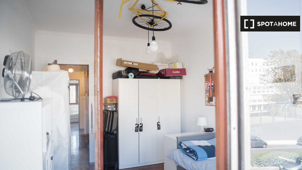 Double room Lisbon, 4 beds, 100m² — photo 4