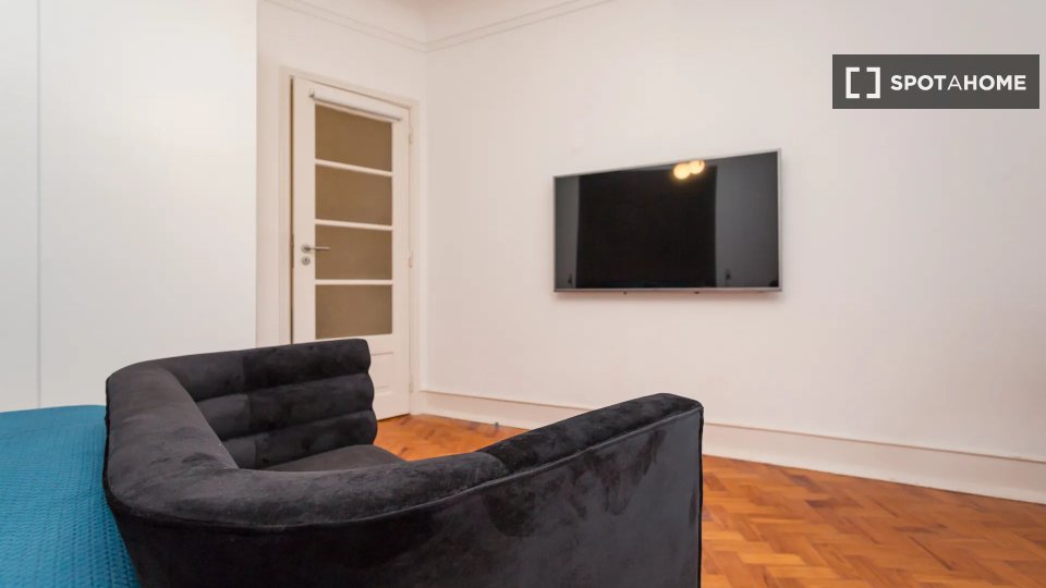 Double room Lisbon, 6 beds — photo 3