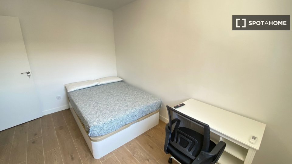 Double room Madrid, 4 beds — photo 8