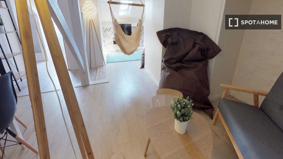 Double room Paris, 5 beds, 120m² — photo 9