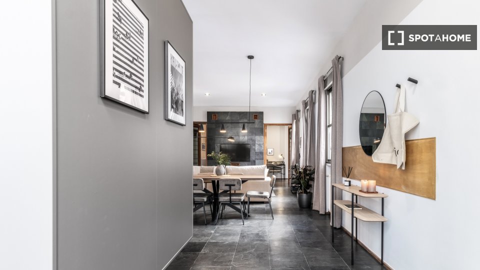 Apartamento de 2 dormitorios en alquiler en Sol, Madrid