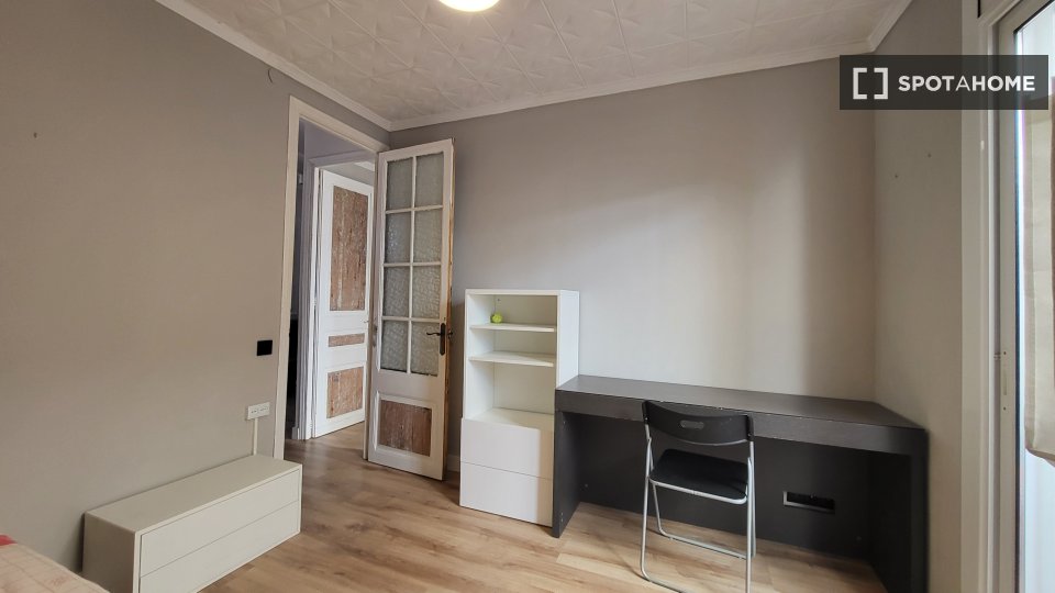 Double room Barcelona, 2 beds — photo 4