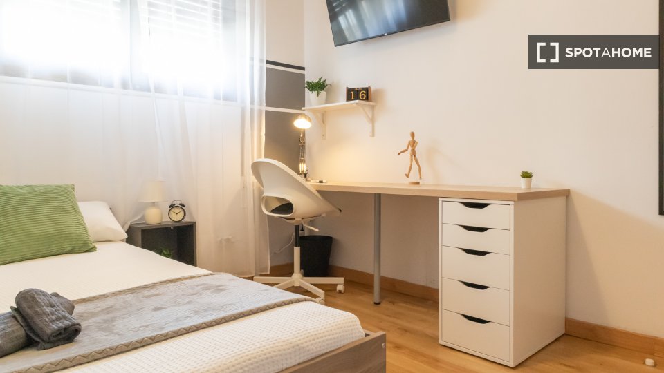 Double room Madrid, 7 beds, 160m² — photo 35