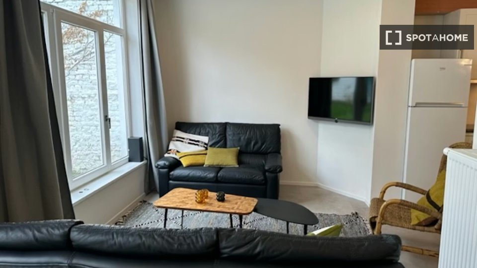Double room Brussels, 7 beds, 230m² — photo 2