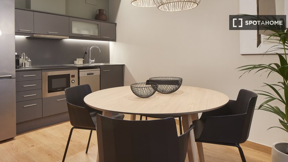 Apartment Barcelona, 2 beds, 75m² — photo 4