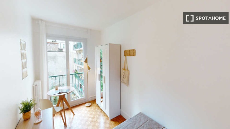 Double room Paris, 5 beds, 100m² — photo 1