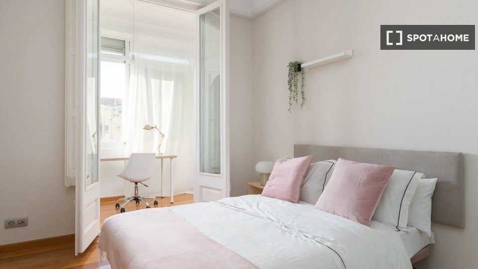 Double room Barcelona, 5 beds — photo 2