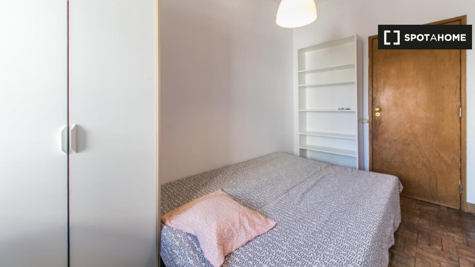 Double room Lisbon, 6 beds — photo 3